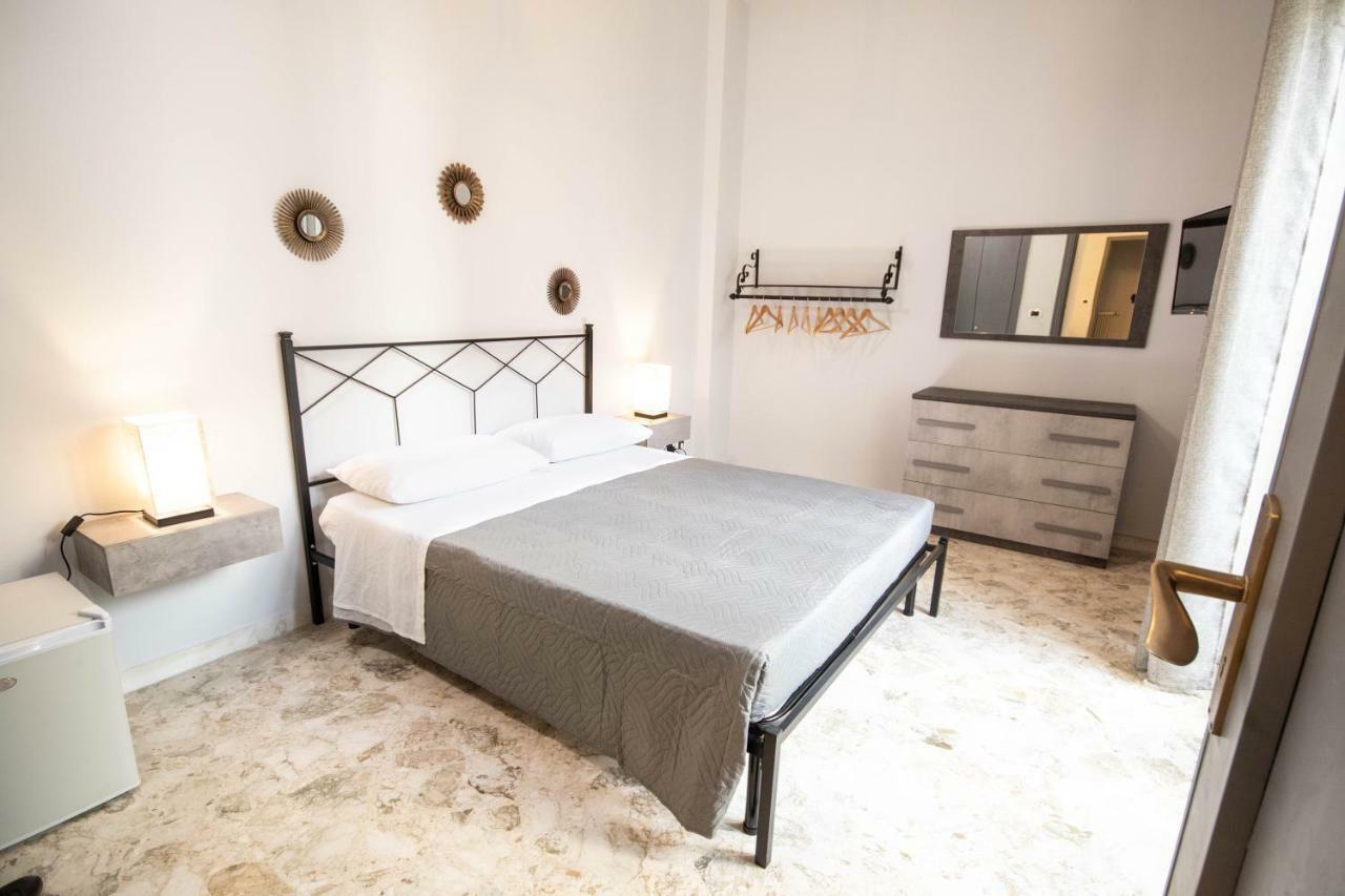 Bed and Breakfast Rudiae Boutique Lecce Zimmer foto